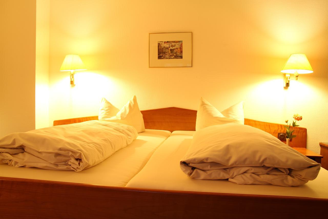 Hotel "Die Kupferpfanne" 多瑙斯陶夫 外观 照片
